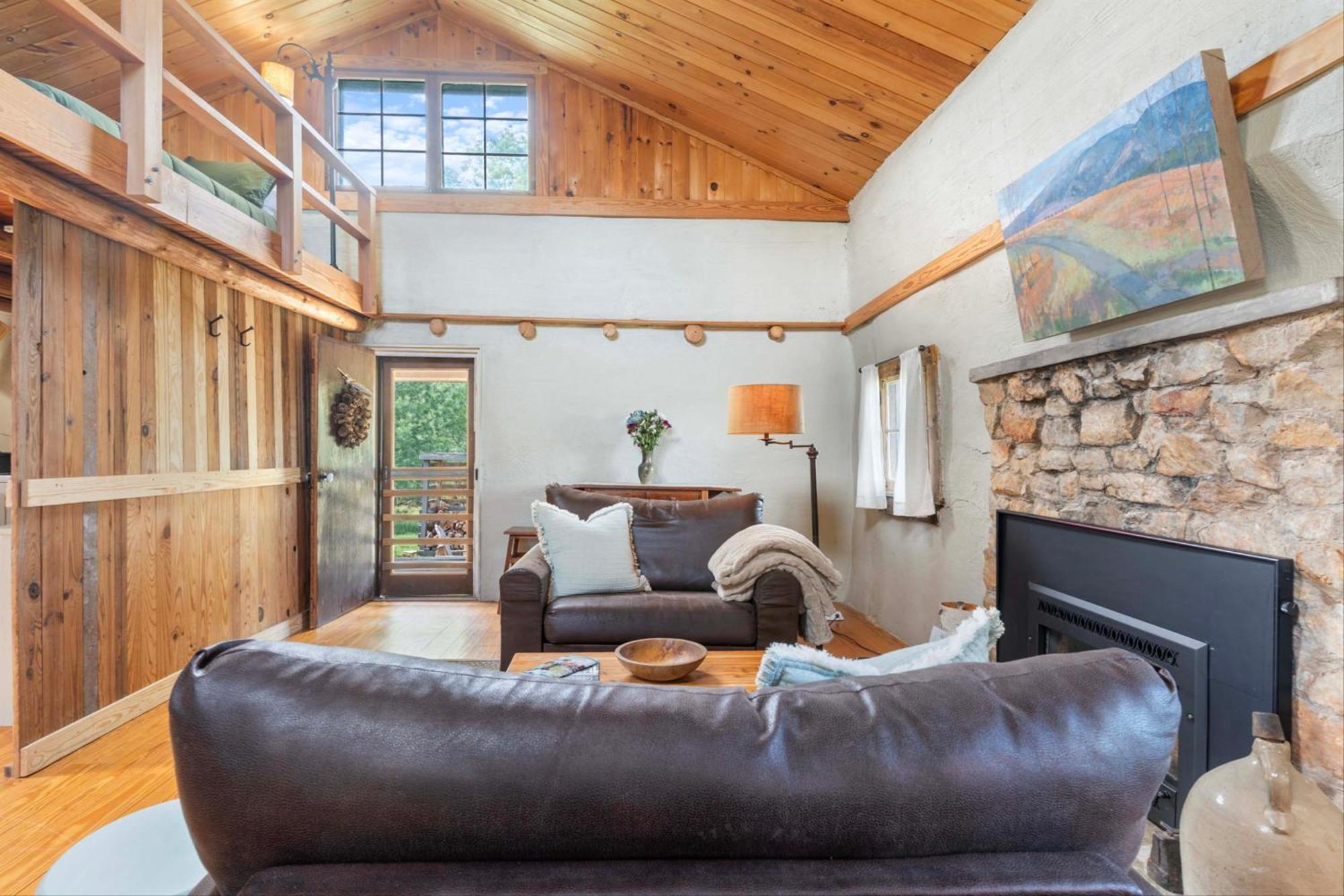 Rustic Baileys Retreat Cabin Near Wineries! Crozet Exterior foto